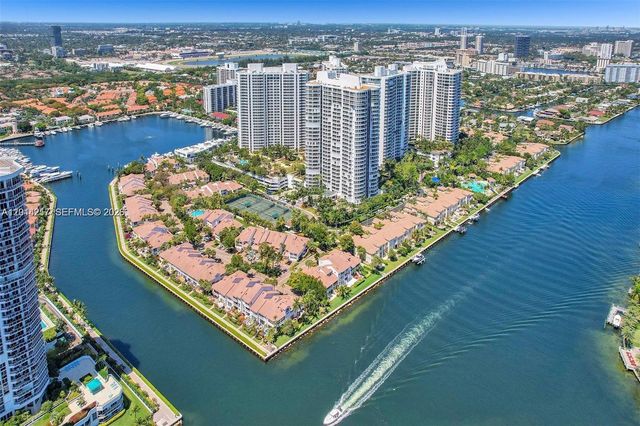 21050 Point Pl 302, Aventura, FL 33180