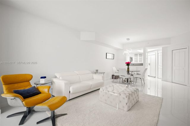 21050 Point Pl 302, Aventura, FL 33180