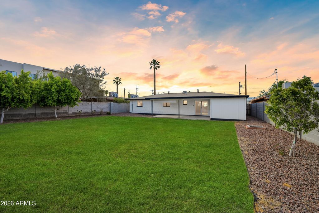 1221 E ELM Street, Phoenix, AZ 85014 — photo 4