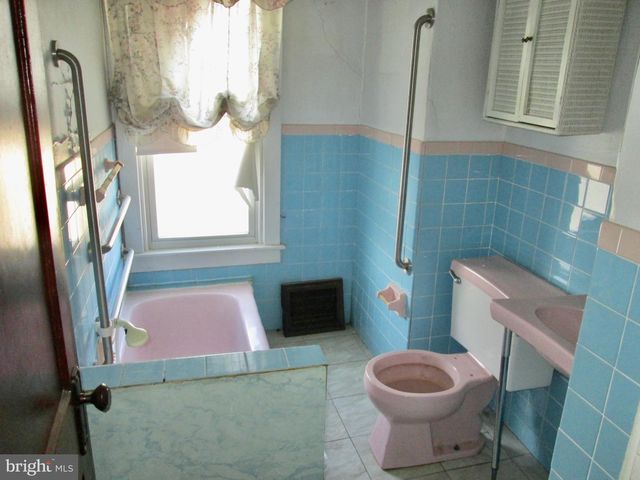 701 ALTON AVE, Reading, PA 19605