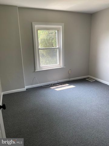 215 CHAPEL AVE, Parkesburg, PA 19365