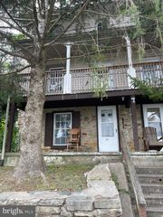 215 CHAPEL AVE, Parkesburg, PA 19365