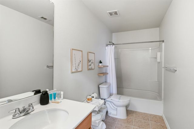 1700 Vernon Drive, Aubrey, TX 76227