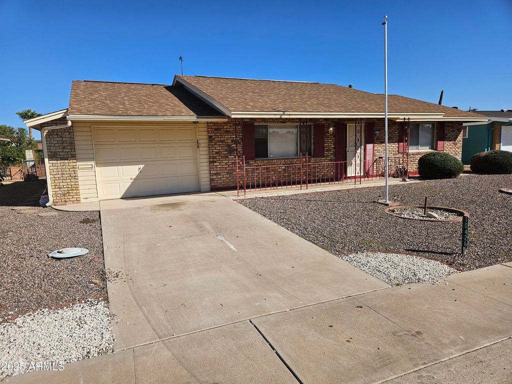 10426 W CINNEBAR Avenue, Sun City, AZ 85351