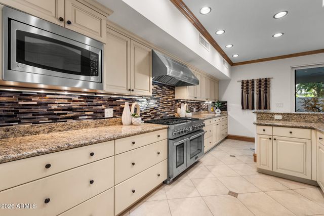 149 N COUNTRY CLUB Drive, Phoenix, AZ 85014