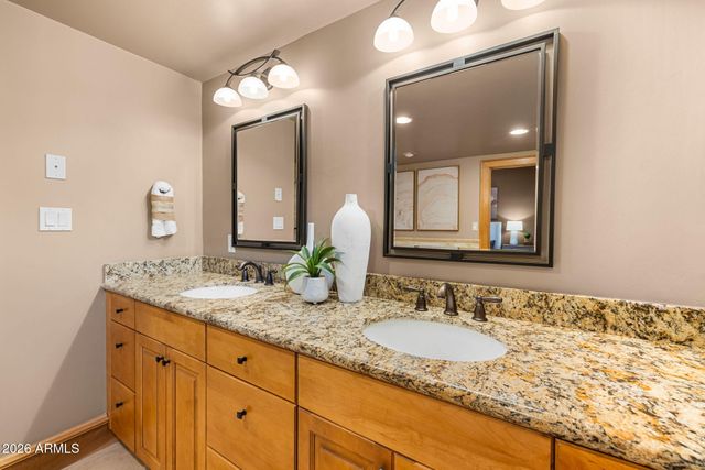 149 N COUNTRY CLUB Drive, Phoenix, AZ 85014