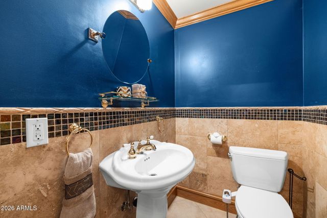 149 N COUNTRY CLUB Drive, Phoenix, AZ 85014