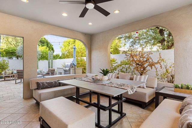149 N COUNTRY CLUB Drive, Phoenix, AZ 85014