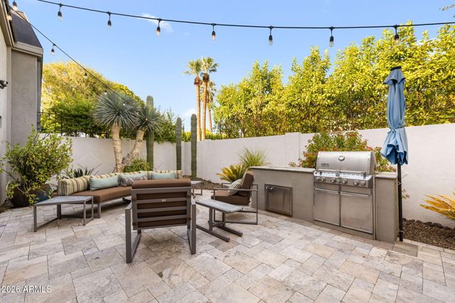149 N COUNTRY CLUB Drive, Phoenix, AZ 85014