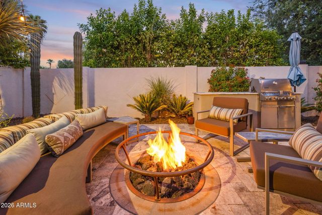 149 N COUNTRY CLUB Drive, Phoenix, AZ 85014