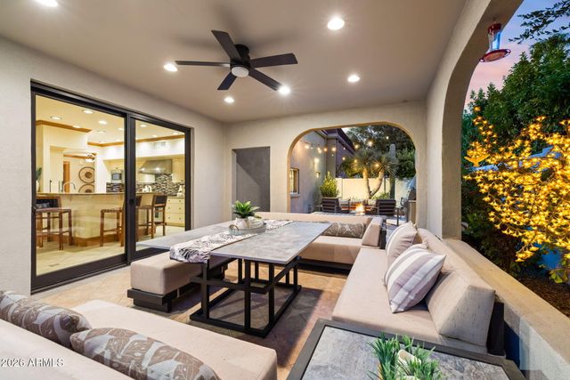 149 N COUNTRY CLUB Drive, Phoenix, AZ 85014