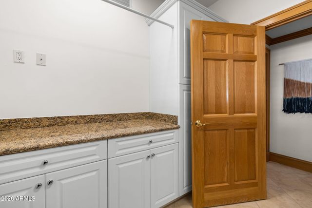 149 N COUNTRY CLUB Drive, Phoenix, AZ 85014
