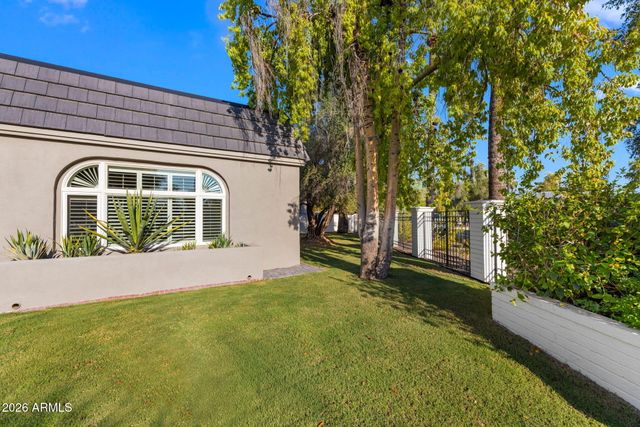 149 N COUNTRY CLUB Drive, Phoenix, AZ 85014