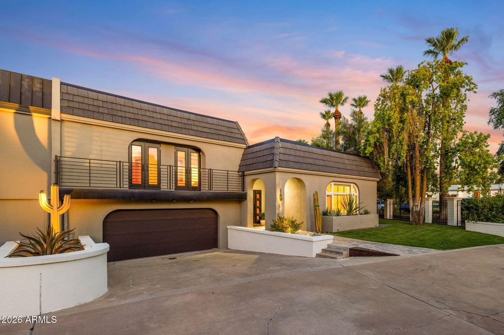 149 N COUNTRY CLUB Drive, Phoenix, AZ 85014 — photo 2