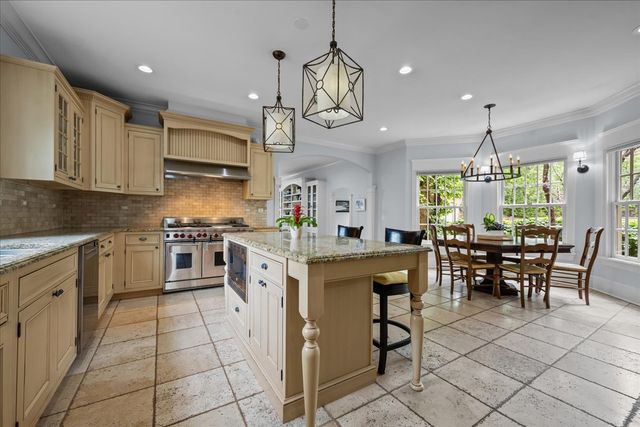 127 Glenwood Avenue, Winnetka, IL 60093