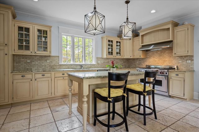127 Glenwood Avenue, Winnetka, IL 60093