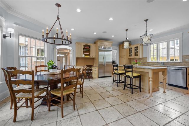 127 Glenwood Avenue, Winnetka, IL 60093