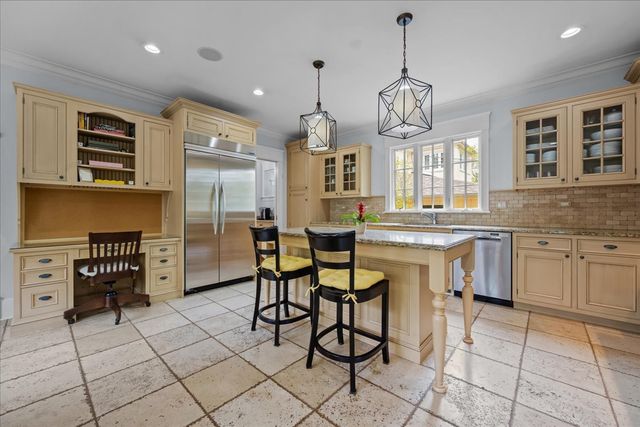 127 Glenwood Avenue, Winnetka, IL 60093