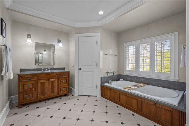 127 Glenwood Avenue, Winnetka, IL 60093