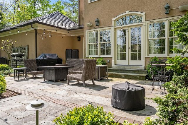 127 Glenwood Avenue, Winnetka, IL 60093