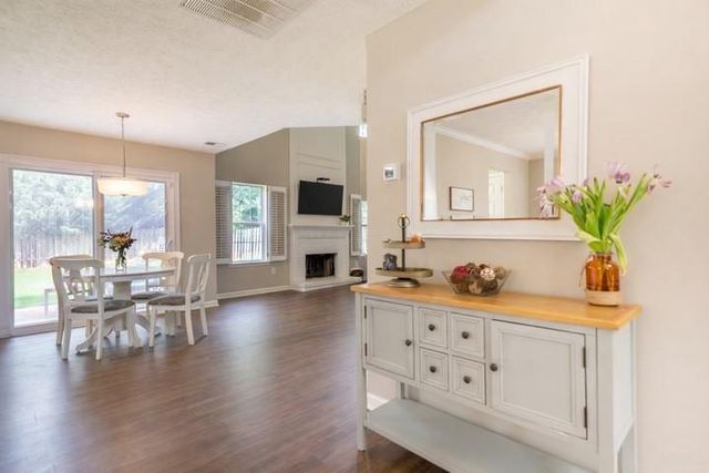 11070 Crabapple Lake Drive, Roswell, GA 30076