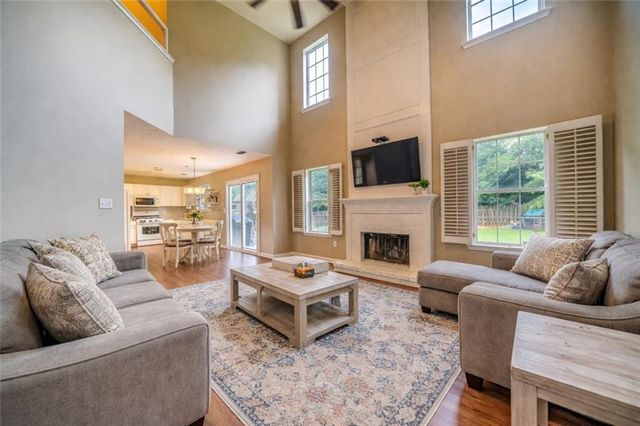 11070 Crabapple Lake Drive, Roswell, GA 30076