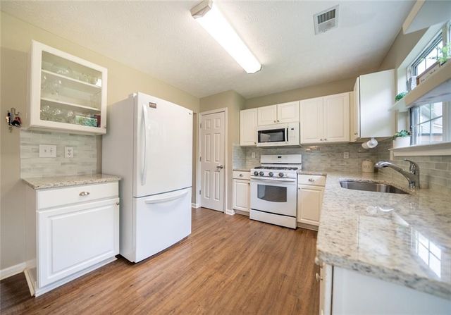 11070 Crabapple Lake Drive, Roswell, GA 30076