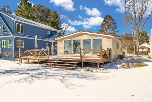 8723 Lakeshore Road, Worth Twp, MI 48450