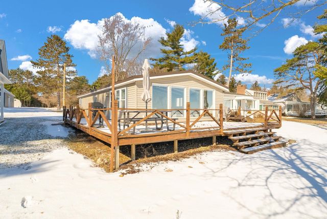 8723 Lakeshore Road, Worth Twp, MI 48450