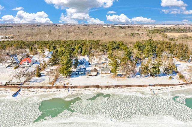 8723 Lakeshore Road, Worth Twp, MI 48450