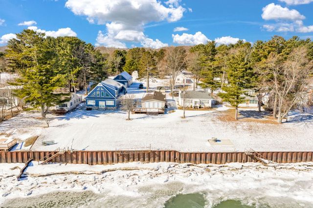 8723 Lakeshore Road, Worth Twp, MI 48450