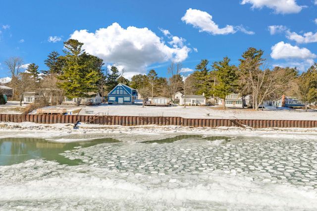 8723 Lakeshore Road, Worth Twp, MI 48450