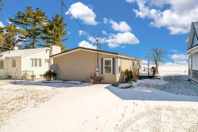 8723 Lakeshore Road, Worth Twp, MI 48450