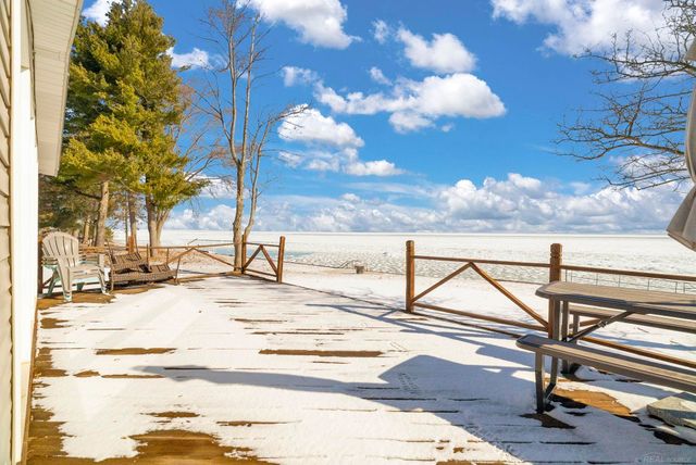 8723 Lakeshore Road, Worth Twp, MI 48450