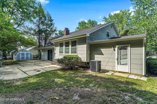 36 Old Bridge Drive, Howell, NJ 07731