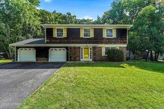 36 Old Bridge Drive, Howell, NJ 07731