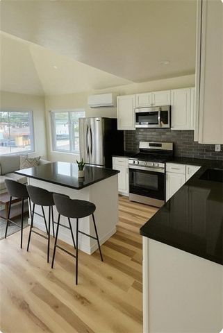 458-460 Smithfield Ave, Pawtucket, RI 02860