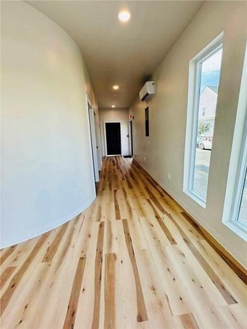 458-460 Smithfield Ave, Pawtucket, RI 02860