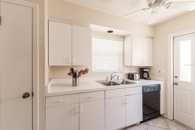 6020 MIDNIGHT PASS ROAD 61, Sarasota, FL 34242