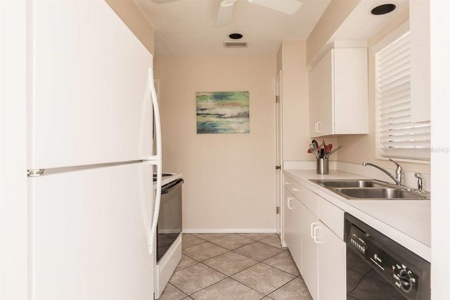 6020 MIDNIGHT PASS ROAD 61, Sarasota, FL 34242