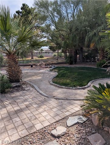 5439 Golden Leaf Avenue, Las Vegas, NV 89122