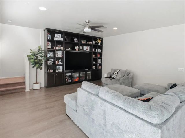 7247 Willowmore, Fontana, CA 92336