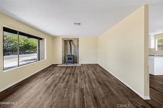 13116 E East Avenue W10, Pearblossom, CA 93553