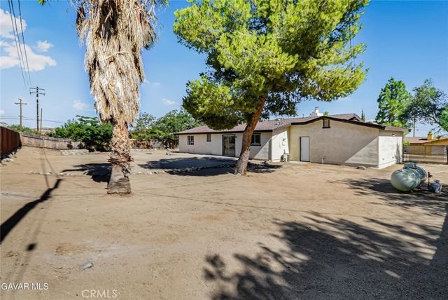 13116 E East Avenue W10, Pearblossom, CA 93553
