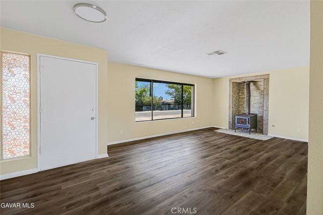 13116 E East Avenue W10, Pearblossom, CA 93553