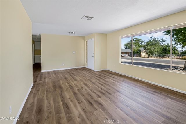 13116 E East Avenue W10, Pearblossom, CA 93553