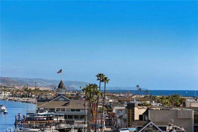 310 Fernando Street 303, Newport Beach, CA 92661