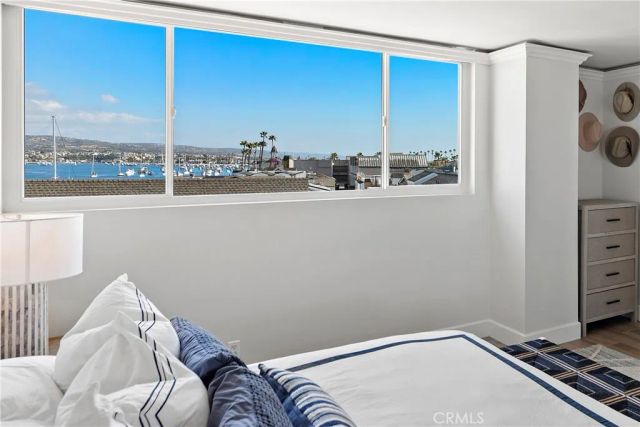 310 Fernando Street 303, Newport Beach, CA 92661