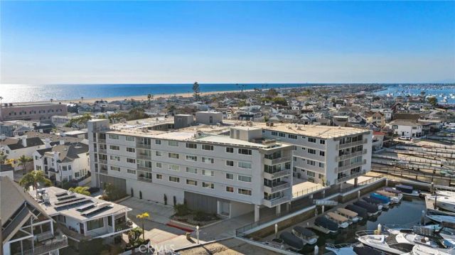 310 Fernando Street 303, Newport Beach, CA 92661