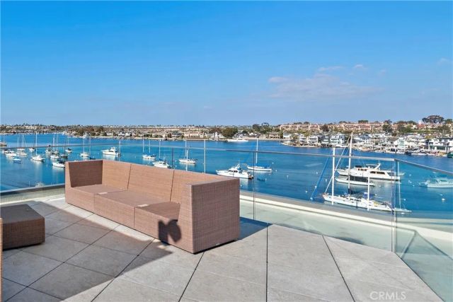 310 Fernando Street 303, Newport Beach, CA 92661